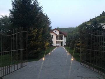 Фотографии Виллы Privilegio 148 Sâmbăta г. Сымбэта-де-Сус (Румыния) №1 Фото Виллы Privilegio 148 Sâmbăta г. Сымбэта-де-Сус 1